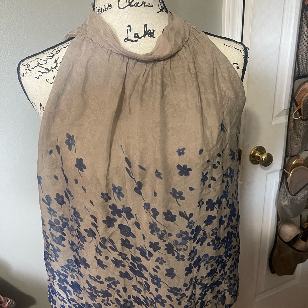 ViaSignoria sleeveless dress top size small